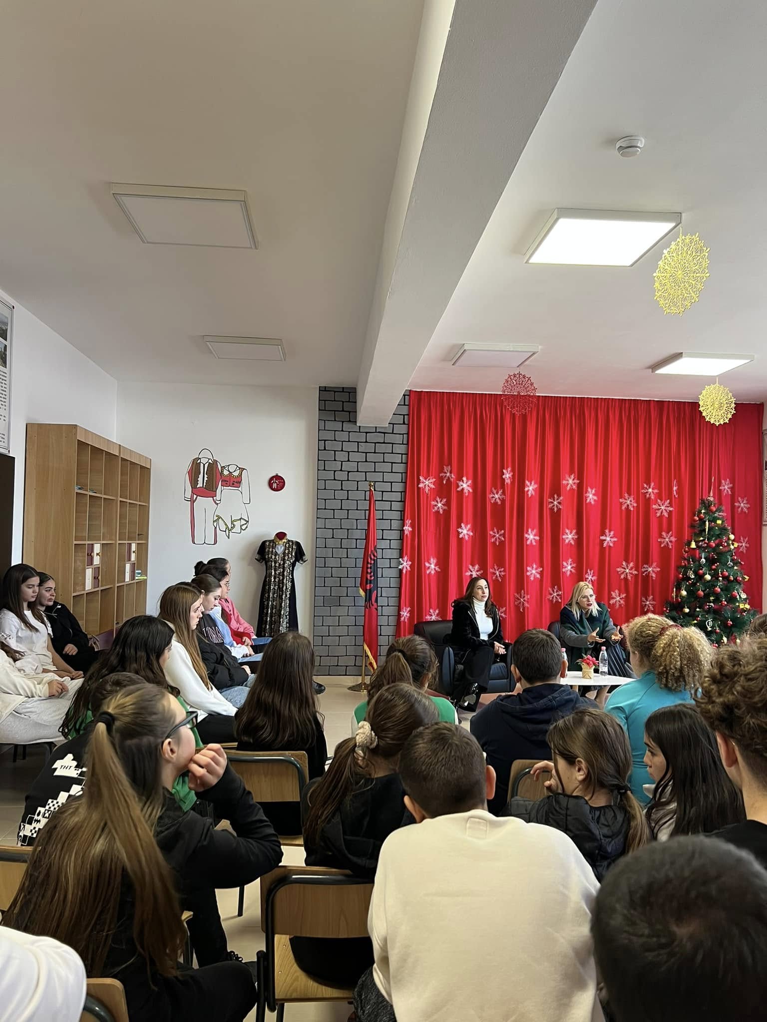 Takim me avokaten Enida Bozheku 
